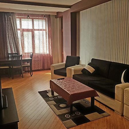 Apartment On Mirqasimov St.29 Bakoe Buitenkant foto