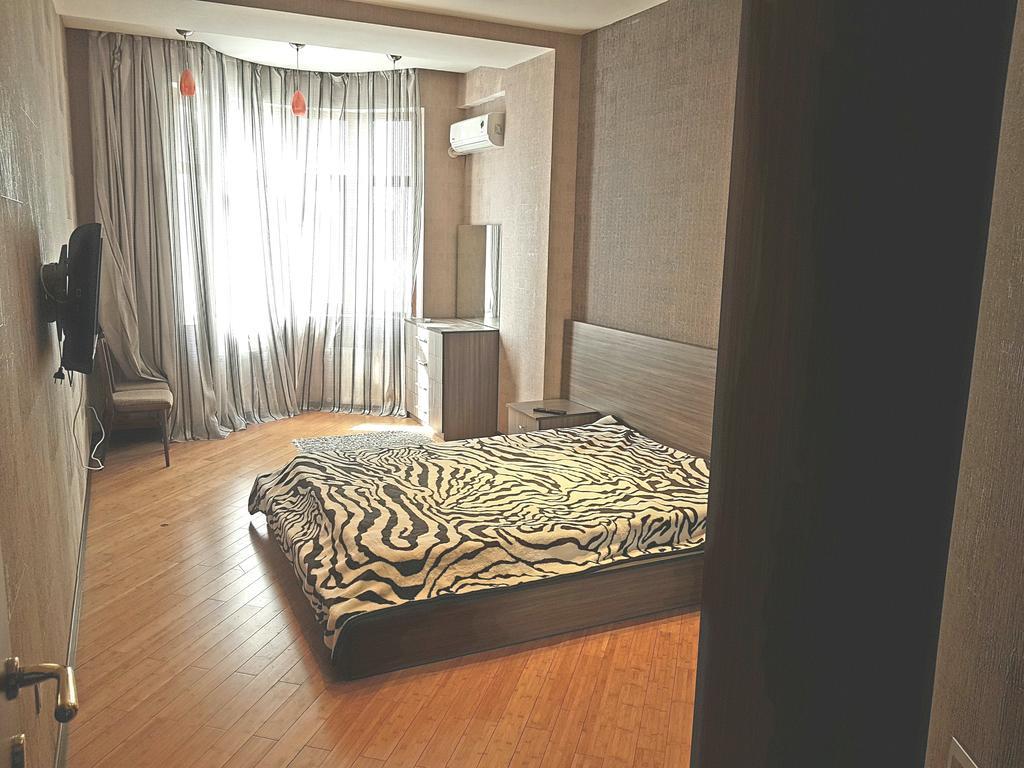 Apartment On Mirqasimov St.29 Bakoe Buitenkant foto