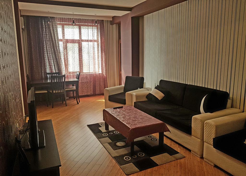 Apartment On Mirqasimov St.29 Bakoe Buitenkant foto